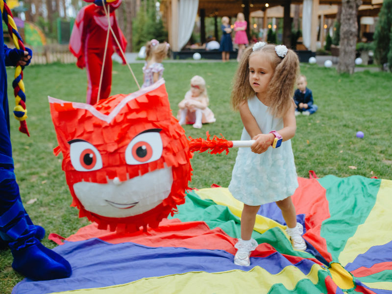 Весело отпраздновать детский день рождения с Героями в масках - 08.2018